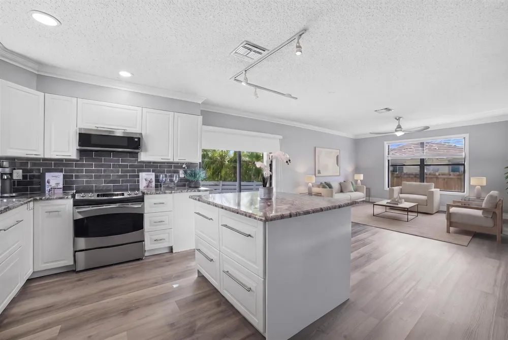 324 W PINE STREET #11 Lantana, FL 33462