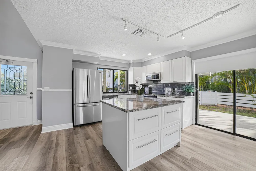 324 W PINE STREET #11 Lantana, FL 33462