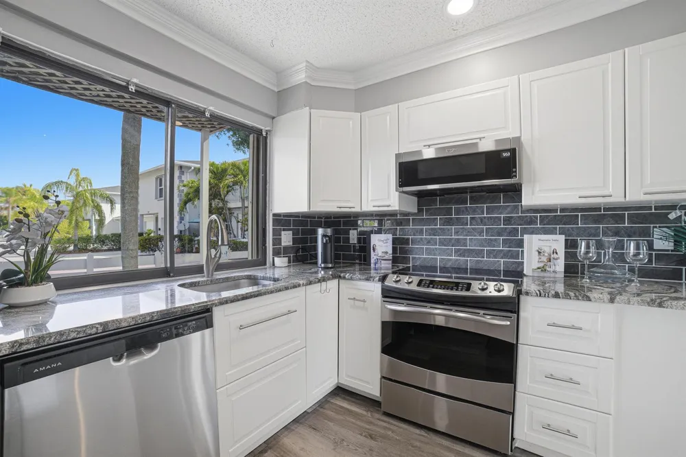 324 W PINE STREET #11 Lantana, FL 33462