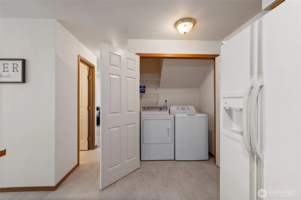 808 13th Street SE #E Puyallup, WA 98372