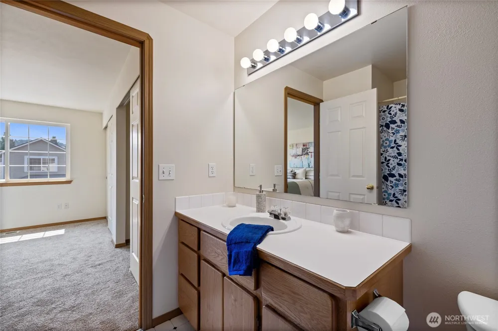 808 13th Street SE #E Puyallup, WA 98372