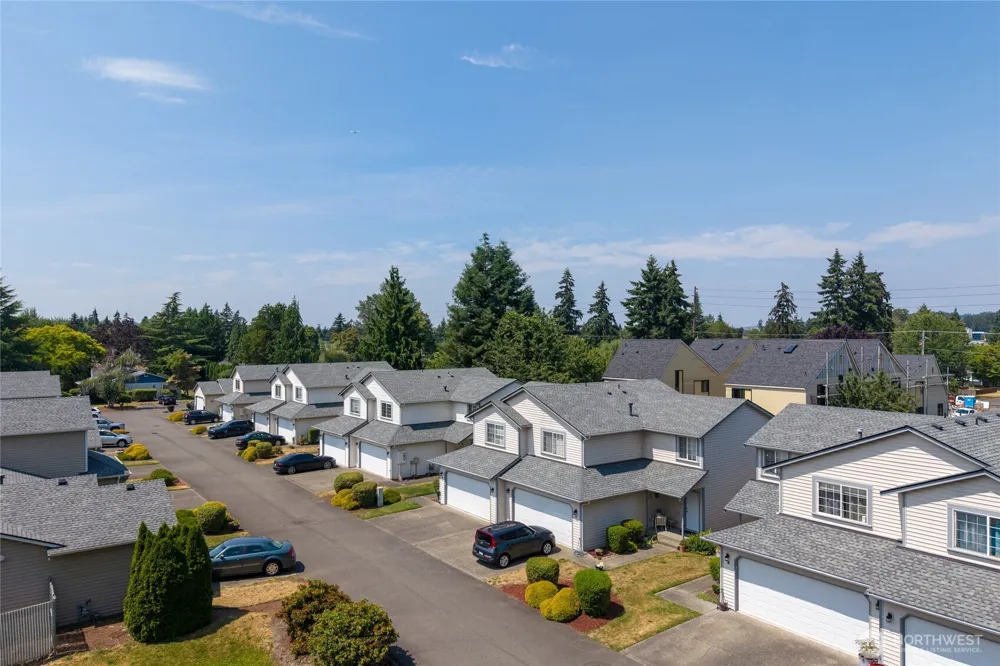 808 13th Street SE #E Puyallup, WA 98372