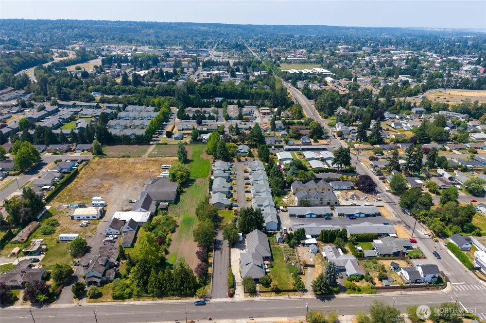 808 13th Street SE #E Puyallup, WA 98372