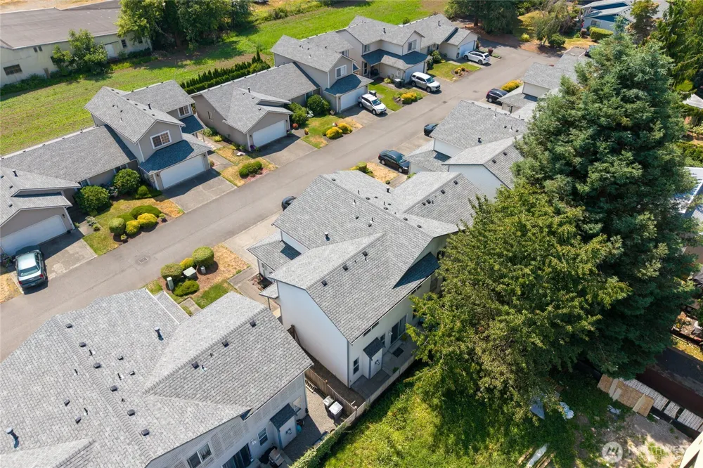 808 13th Street SE #E Puyallup, WA 98372