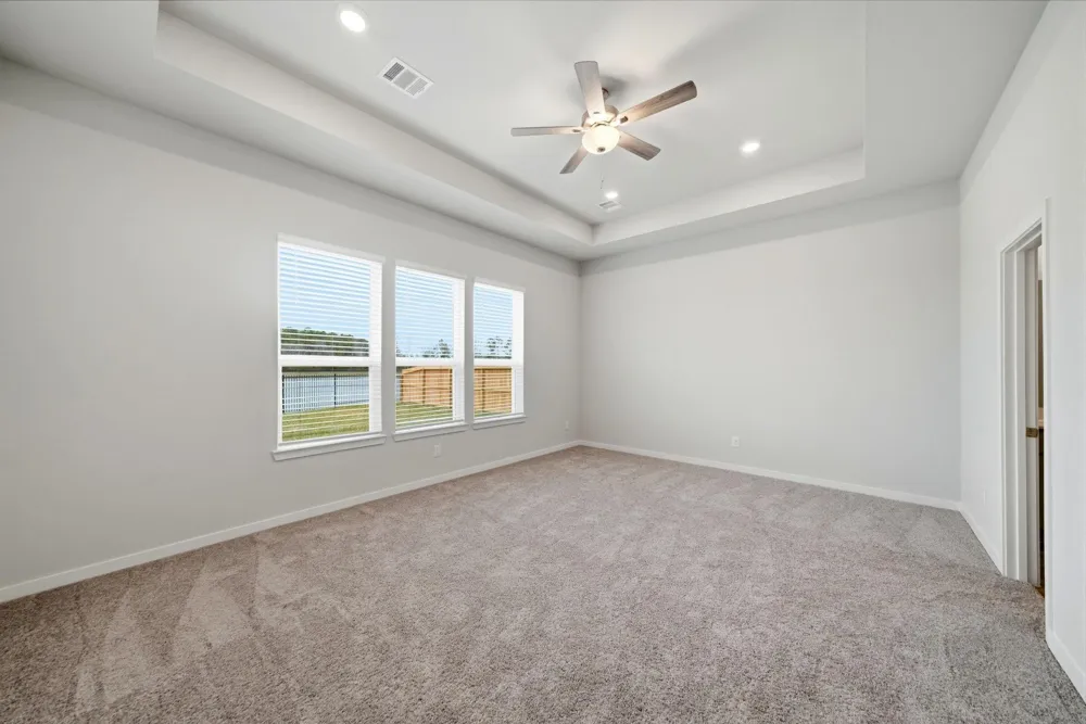 101 Lake Woodshore Court Clute, TX 77531