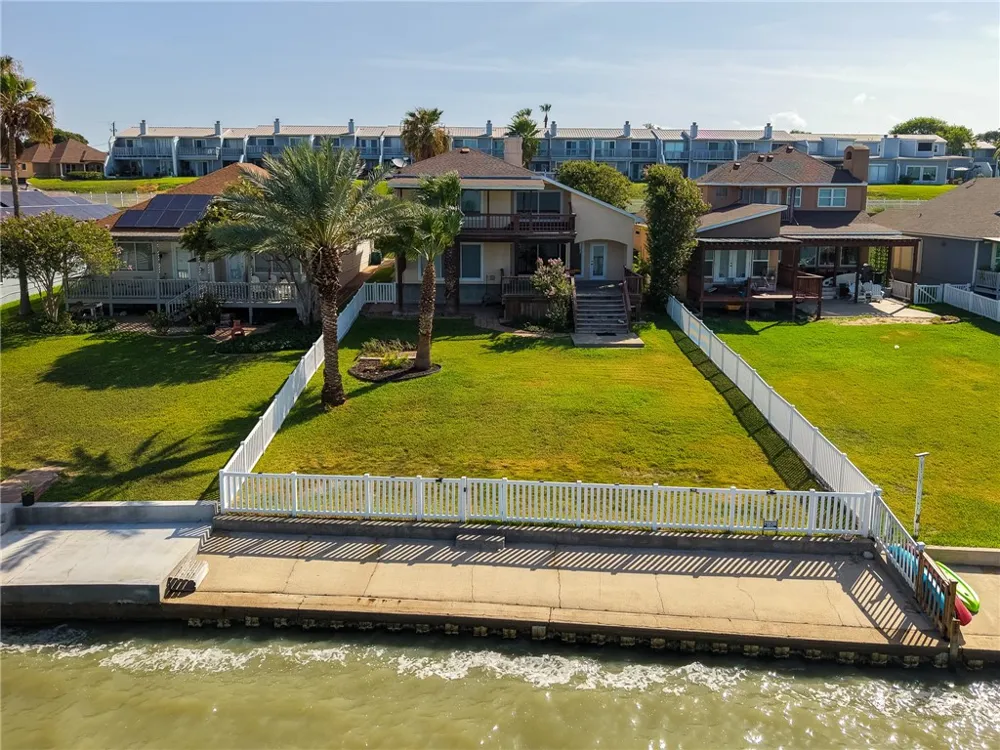 1343 W Bayview Drive Portland, TX 78374