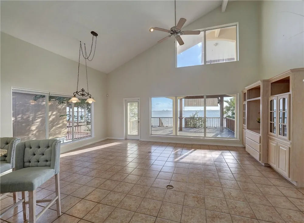 1343 W Bayview Drive Portland, TX 78374