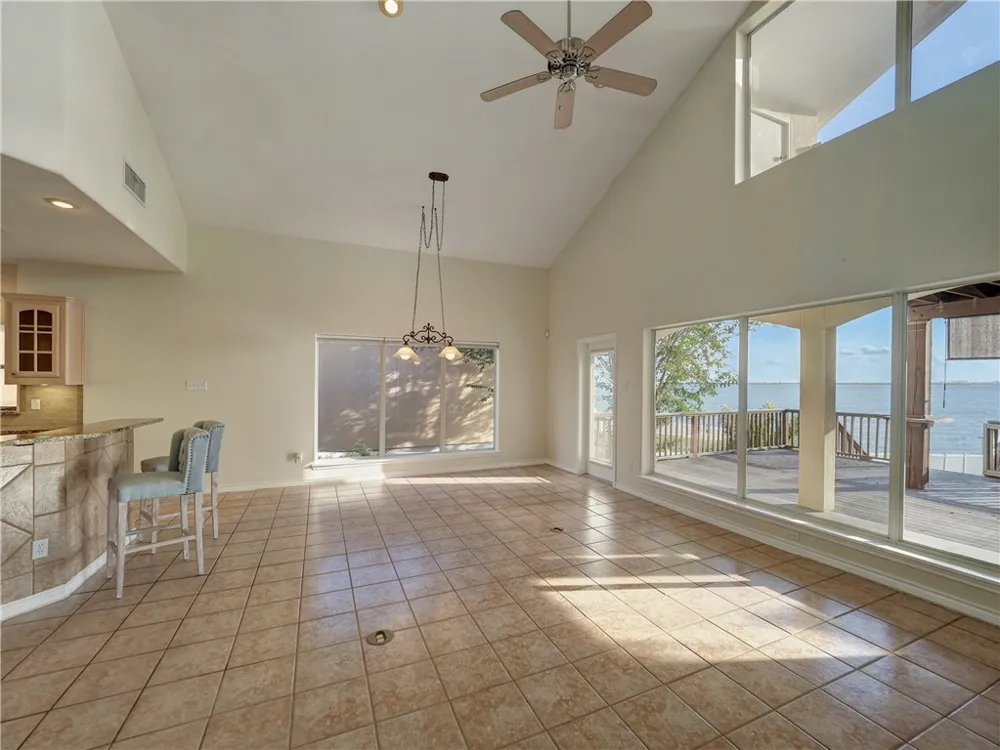 1343 W Bayview Drive Portland, TX 78374