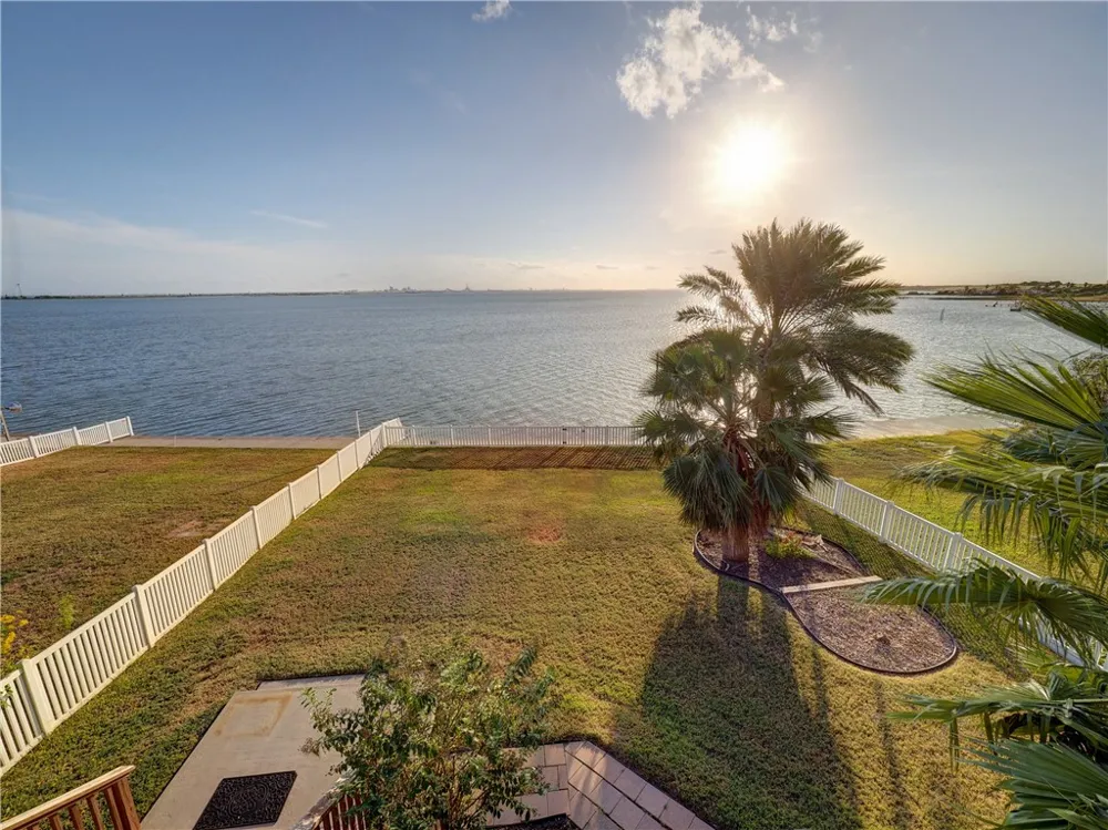 1343 W Bayview Drive Portland, TX 78374