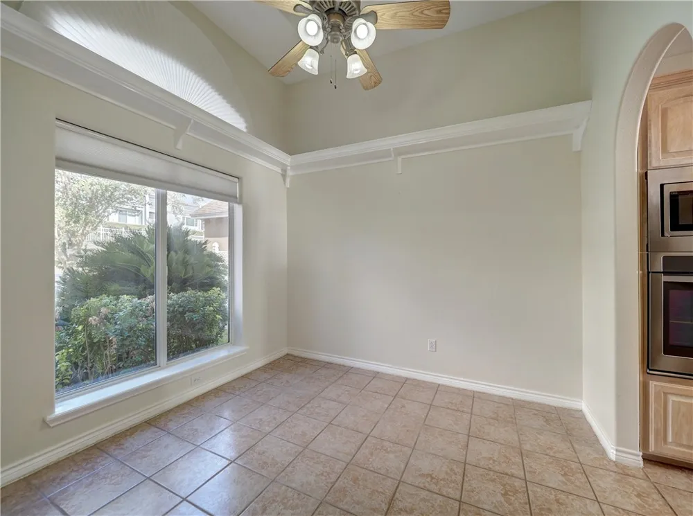 1343 W Bayview Drive Portland, TX 78374