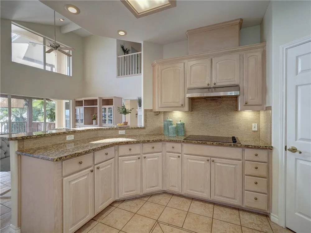 1343 W Bayview Drive Portland, TX 78374