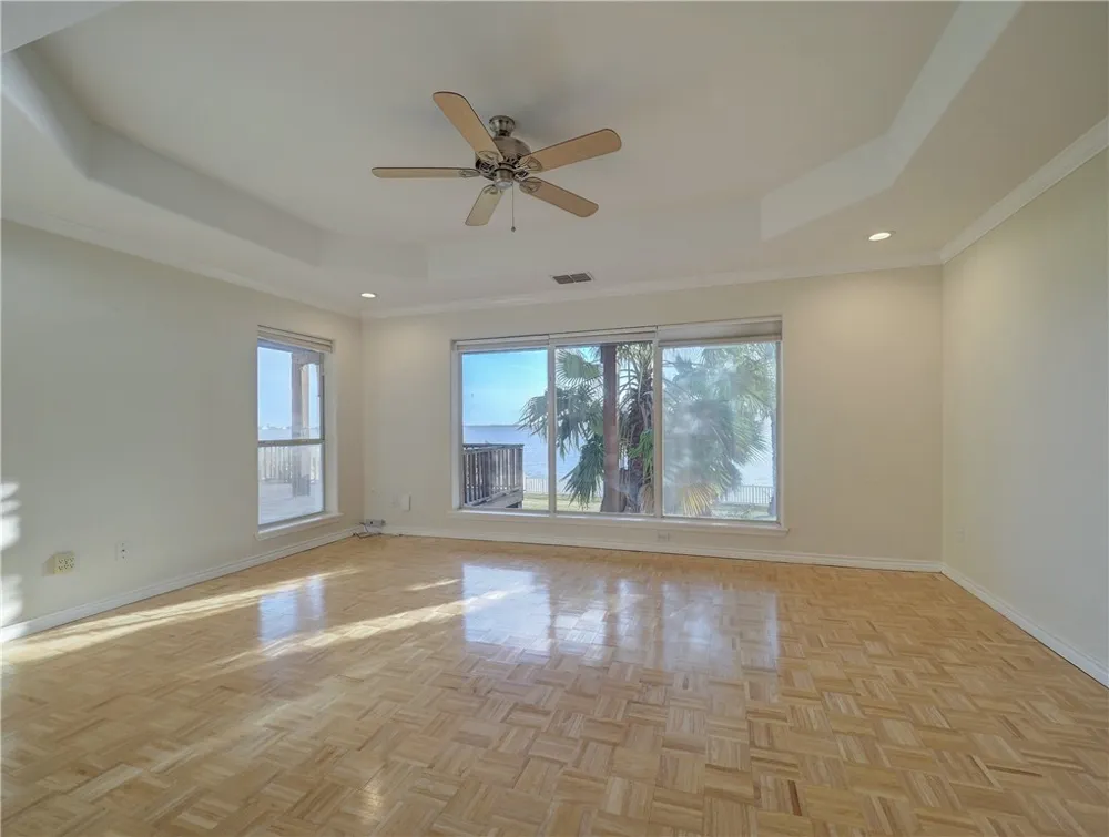 1343 W Bayview Drive Portland, TX 78374