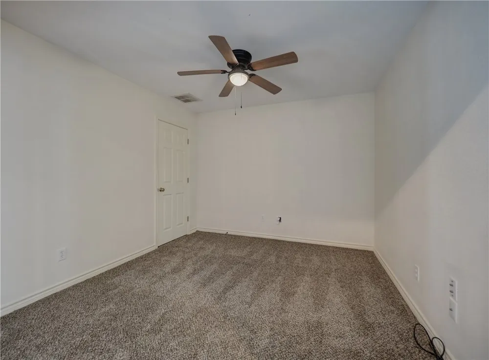 1343 W Bayview Drive Portland, TX 78374