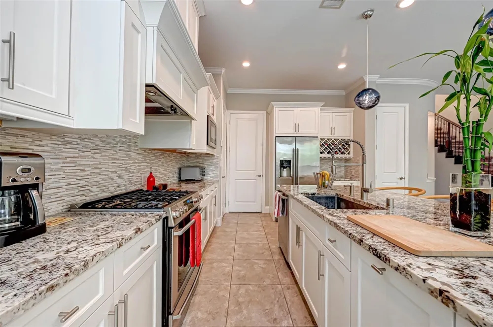 23 Silver Rock Drive Tomball, TX 77375
