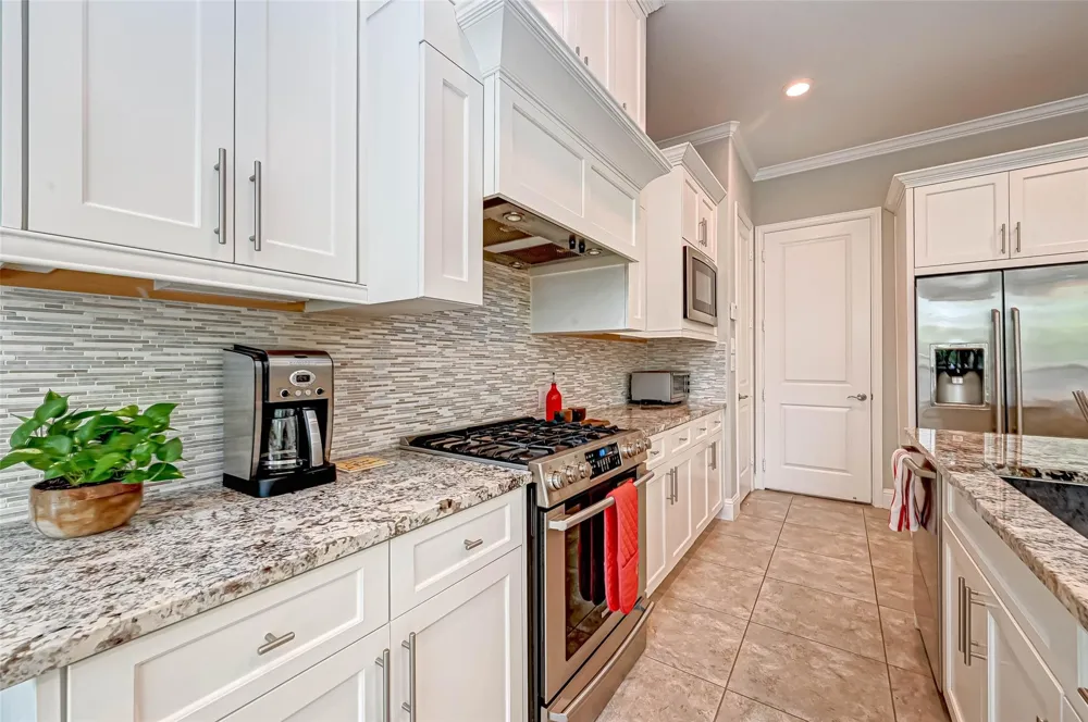 23 Silver Rock Drive Tomball, TX 77375