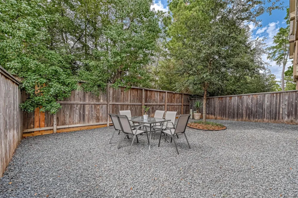 23 Silver Rock Drive Tomball, TX 77375