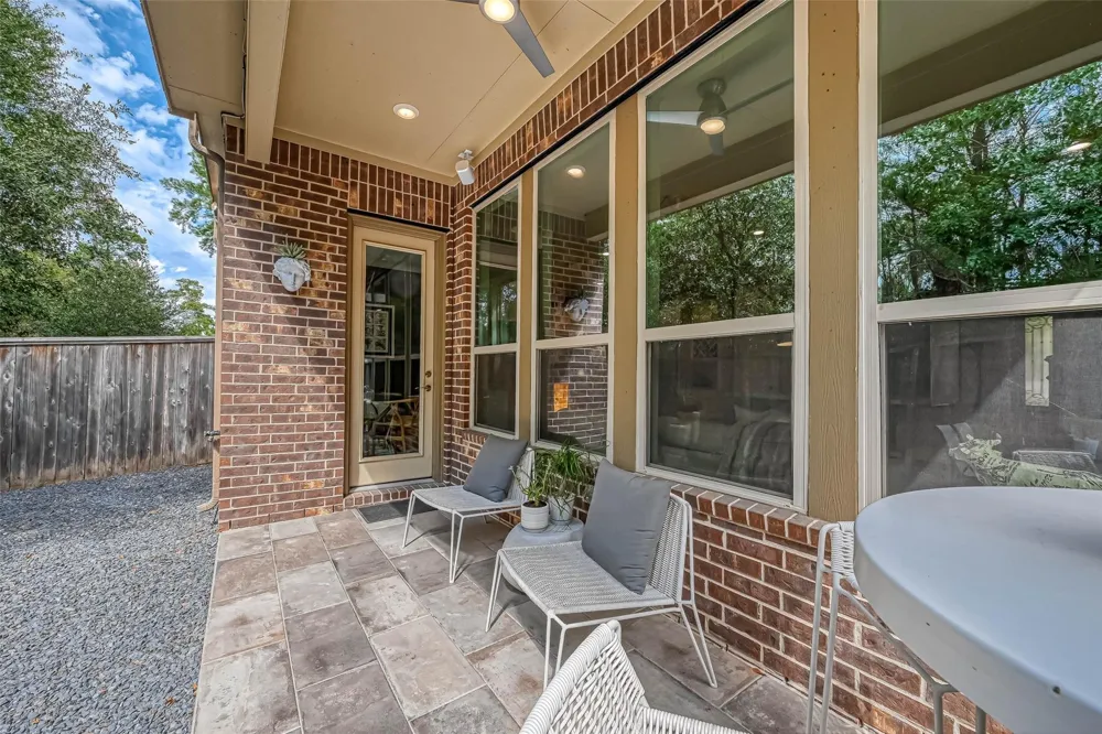 23 Silver Rock Drive Tomball, TX 77375