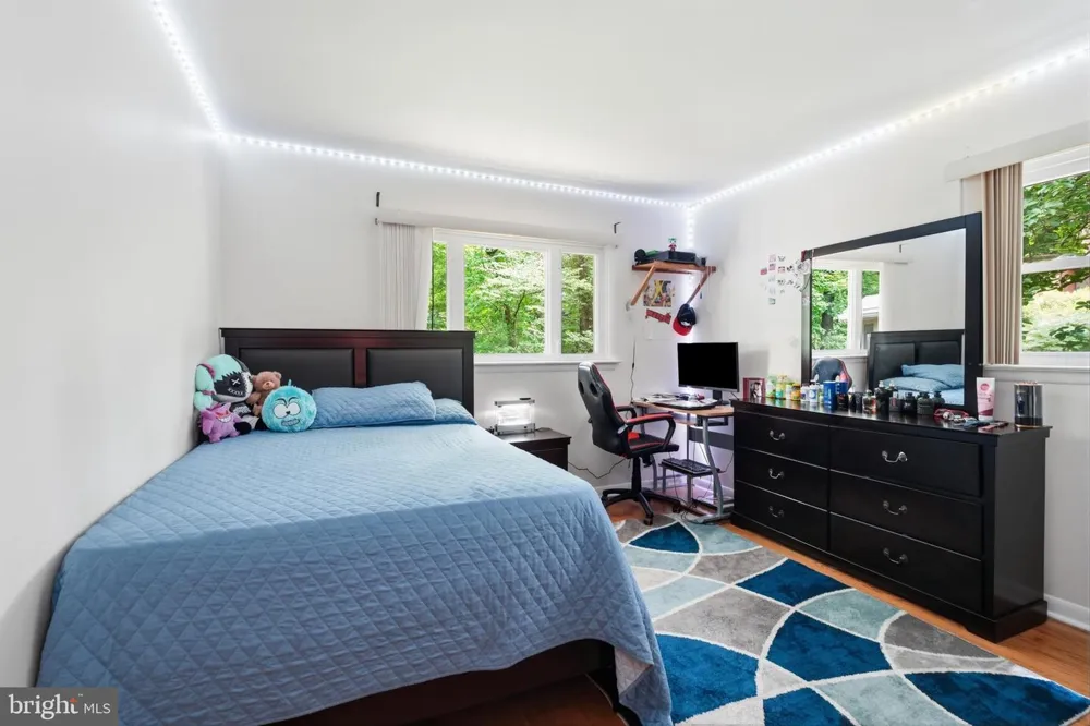 1132 LINDSAY LANE Rydal, PA 19046