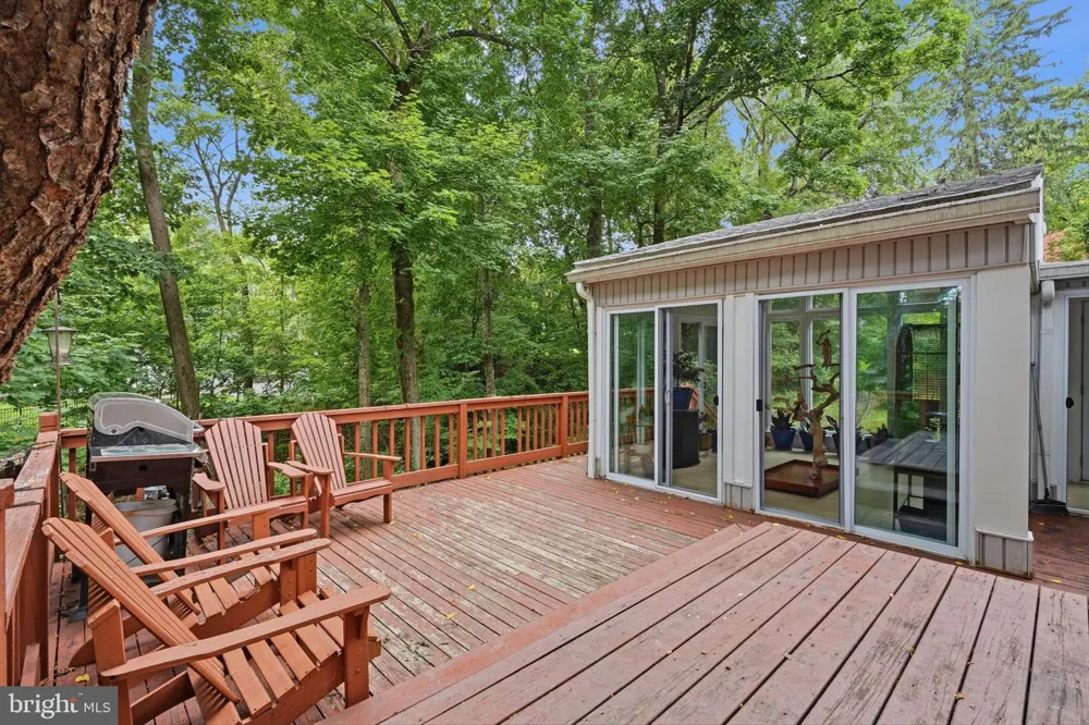 1132 LINDSAY LANE Rydal, PA 19046