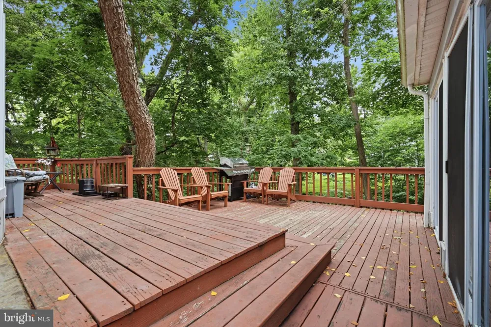1132 LINDSAY LANE Rydal, PA 19046