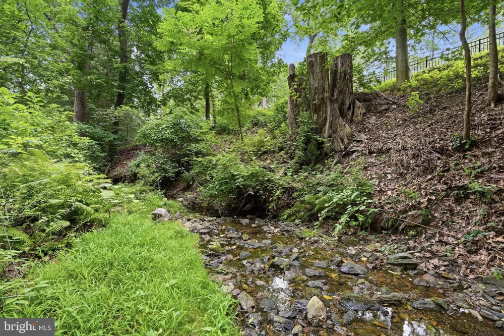 1132 LINDSAY LANE Rydal, PA 19046