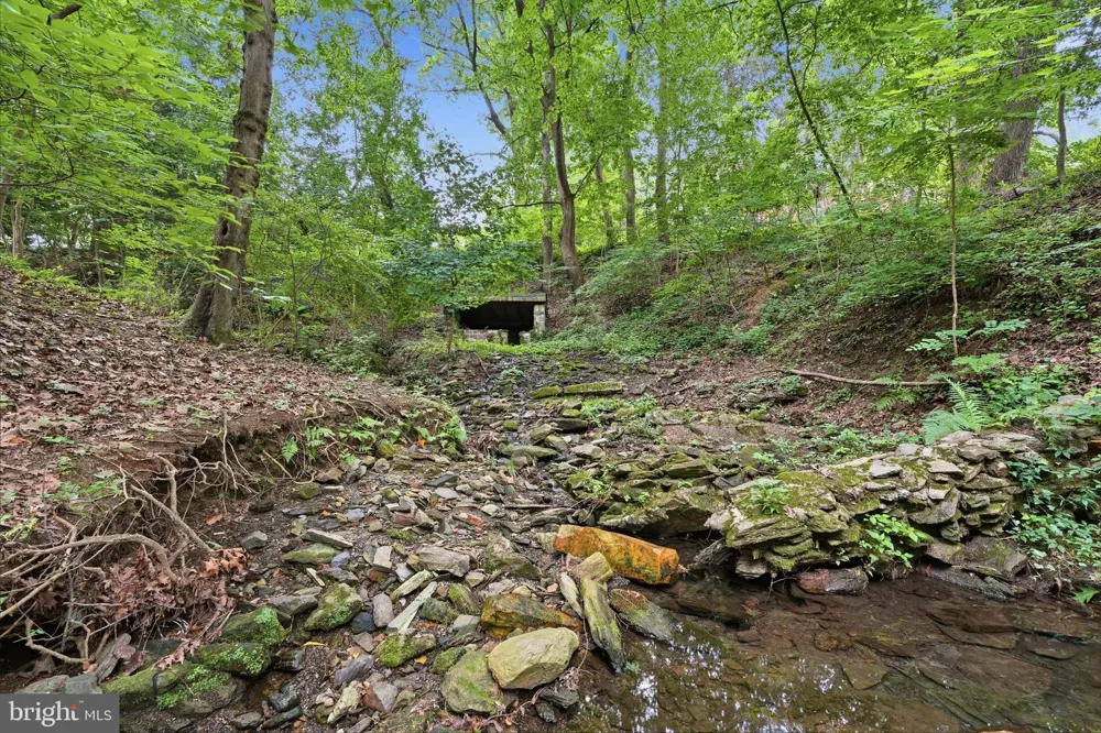 1132 LINDSAY LANE Rydal, PA 19046