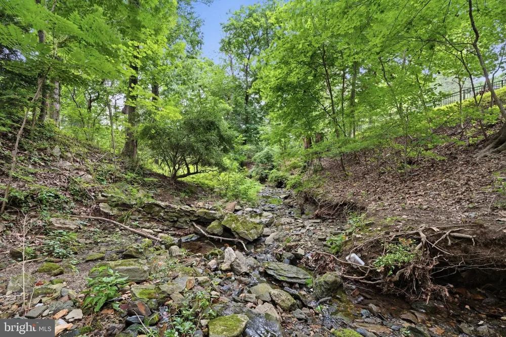 1132 LINDSAY LANE Rydal, PA 19046
