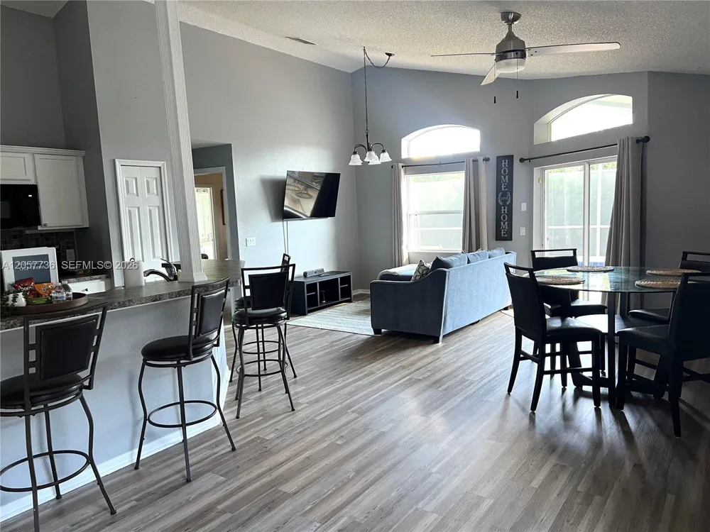 307 Fox Loop Davenport, FL 33837