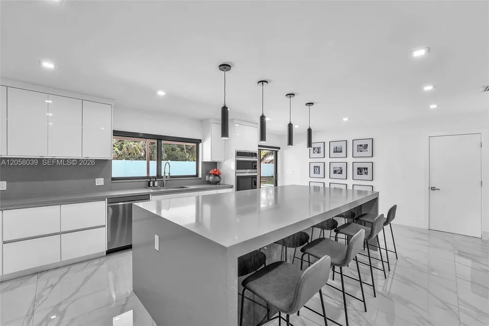 8820 SW 182nd Ter Palmetto Bay, FL 33157