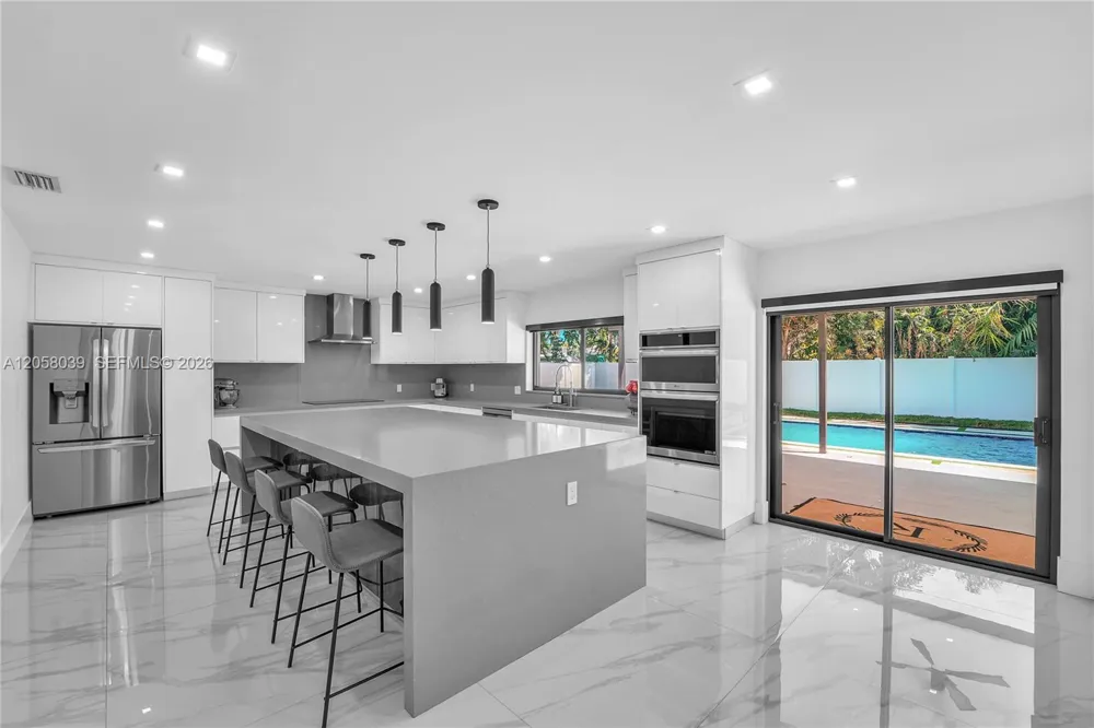 8820 SW 182nd Ter Palmetto Bay, FL 33157