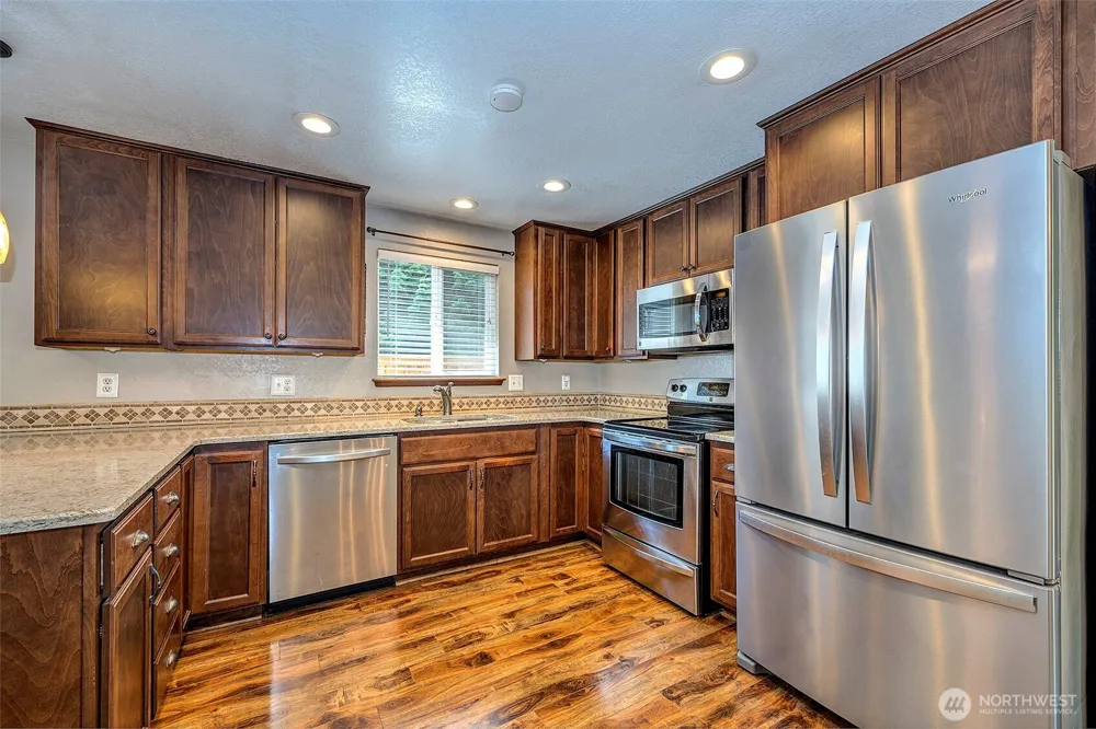 29707 32nd Place S Auburn, WA 98001