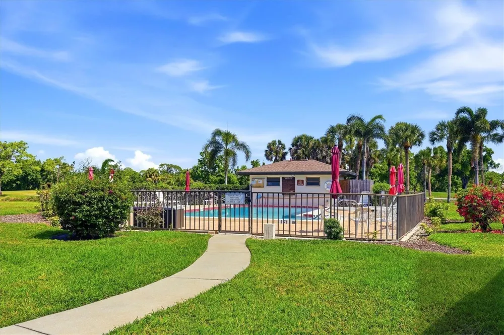 4535 LONGWATER CHASE #18 Sarasota, FL 34235