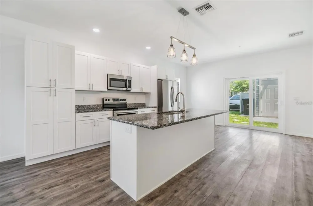 1264 PIERCE STREET Clearwater, FL 33756