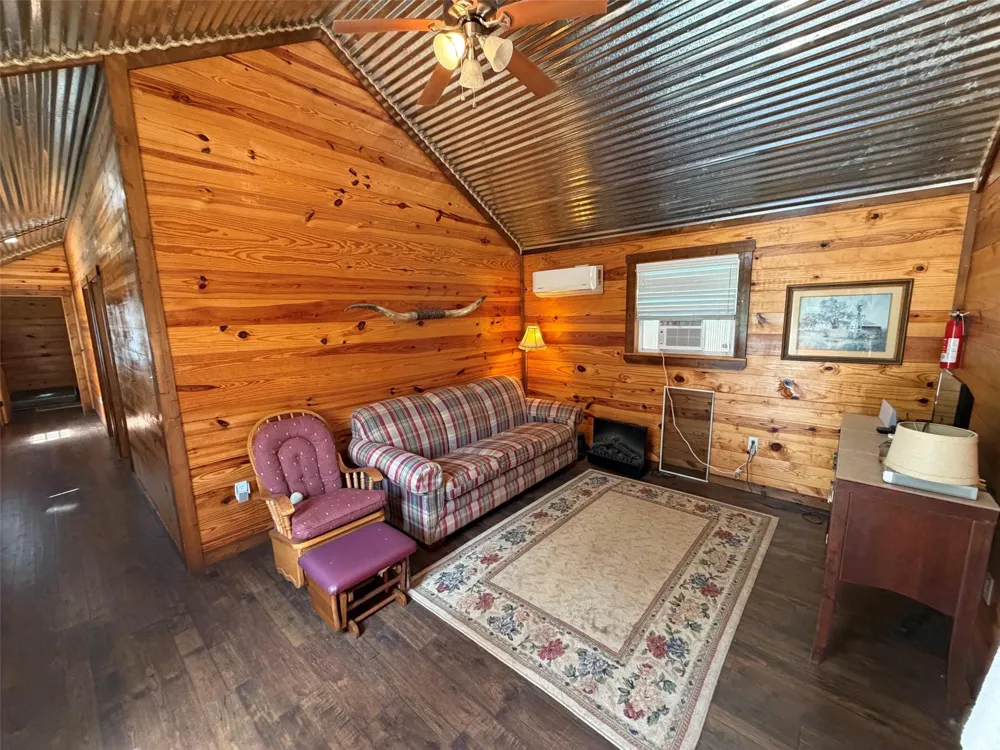 209 Fcr 261 Oakwood, TX 75855