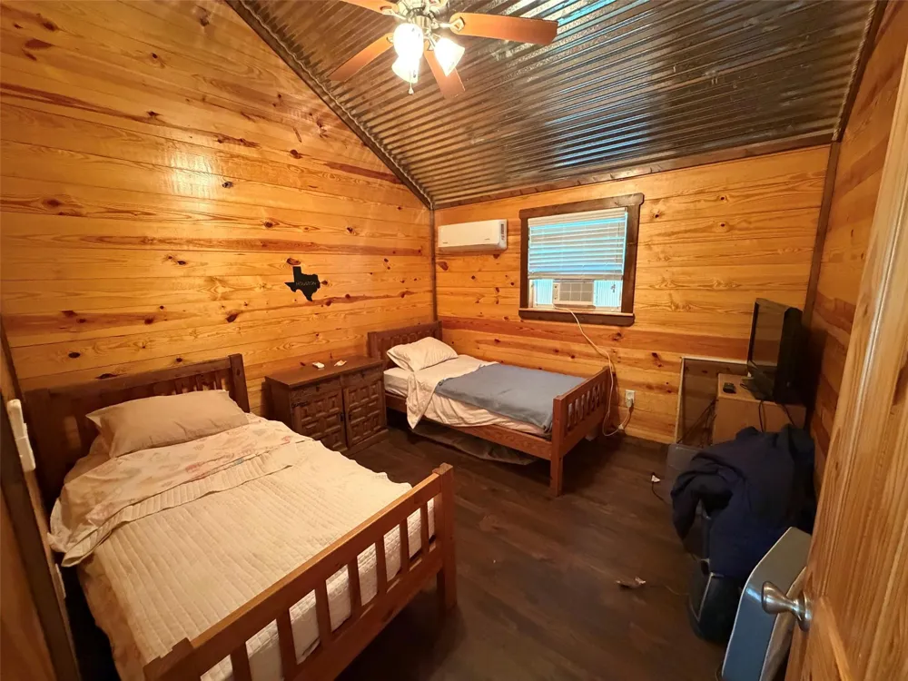 209 Fcr 261 Oakwood, TX 75855