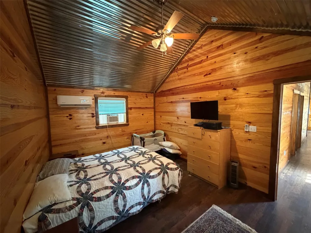 209 Fcr 261 Oakwood, TX 75855