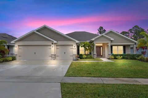8324 Amalfi Circle