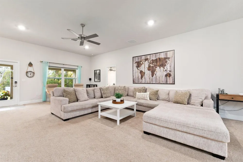 8324 Amalfi Circle Fort Pierce, FL 34951