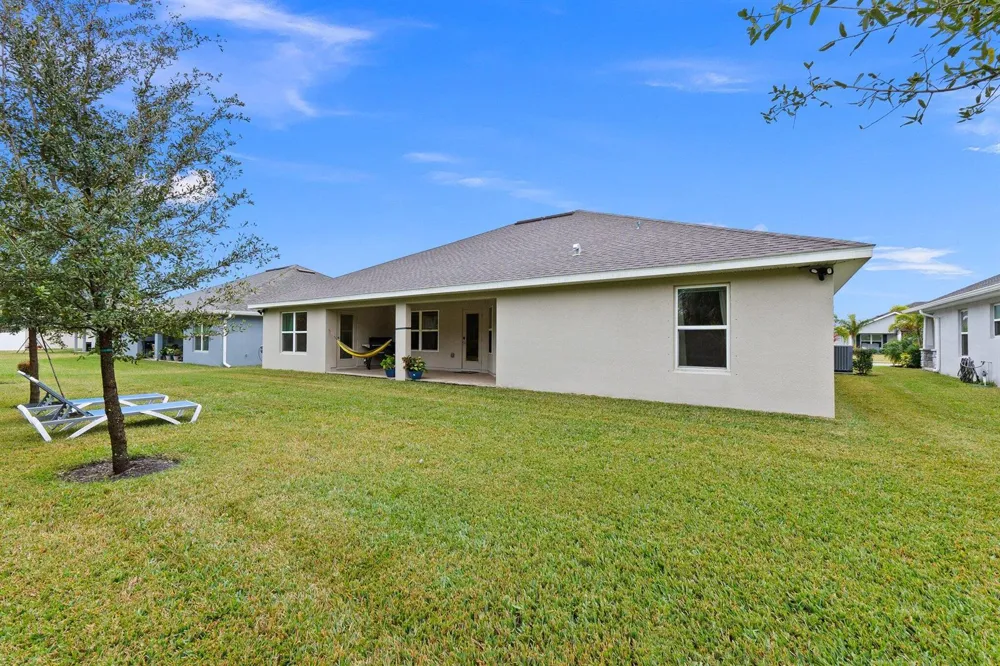 8324 Amalfi Circle Fort Pierce, FL 34951