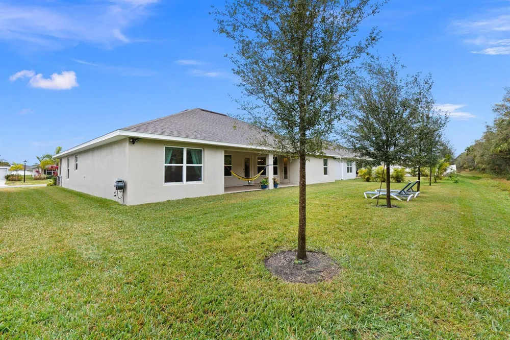8324 Amalfi Circle Fort Pierce, FL 34951