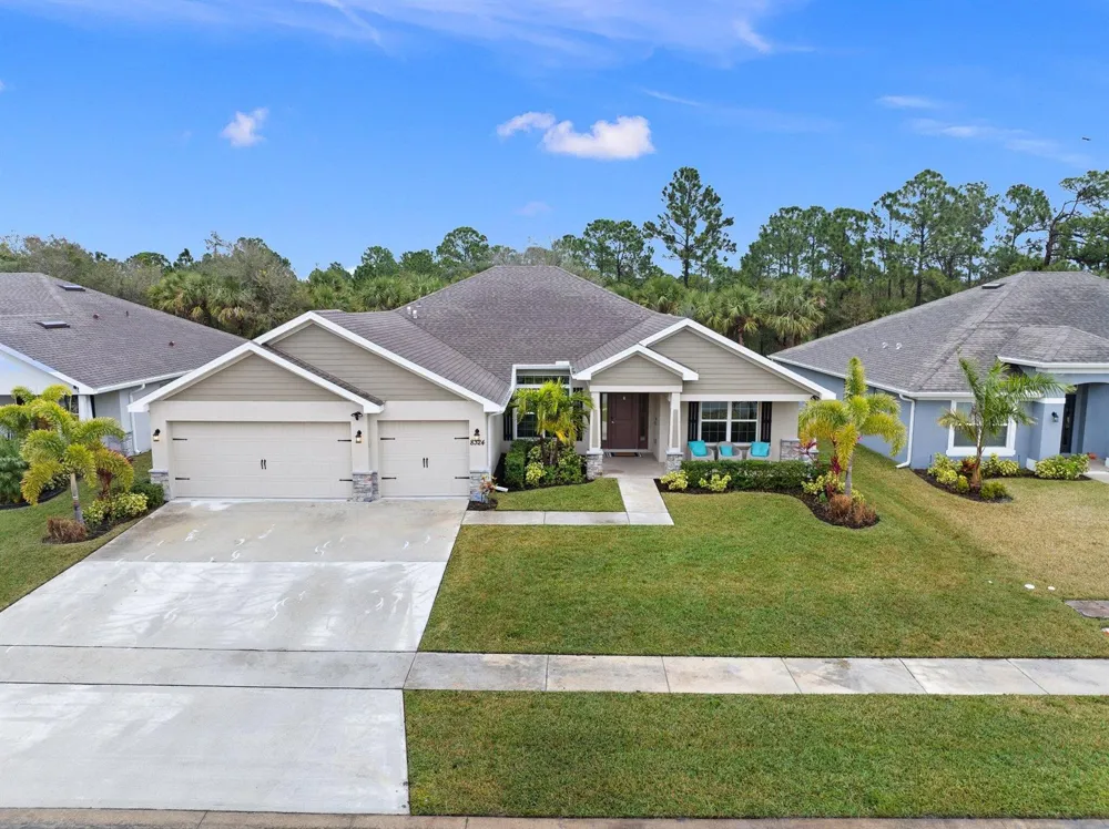 8324 Amalfi Circle Fort Pierce, FL 34951