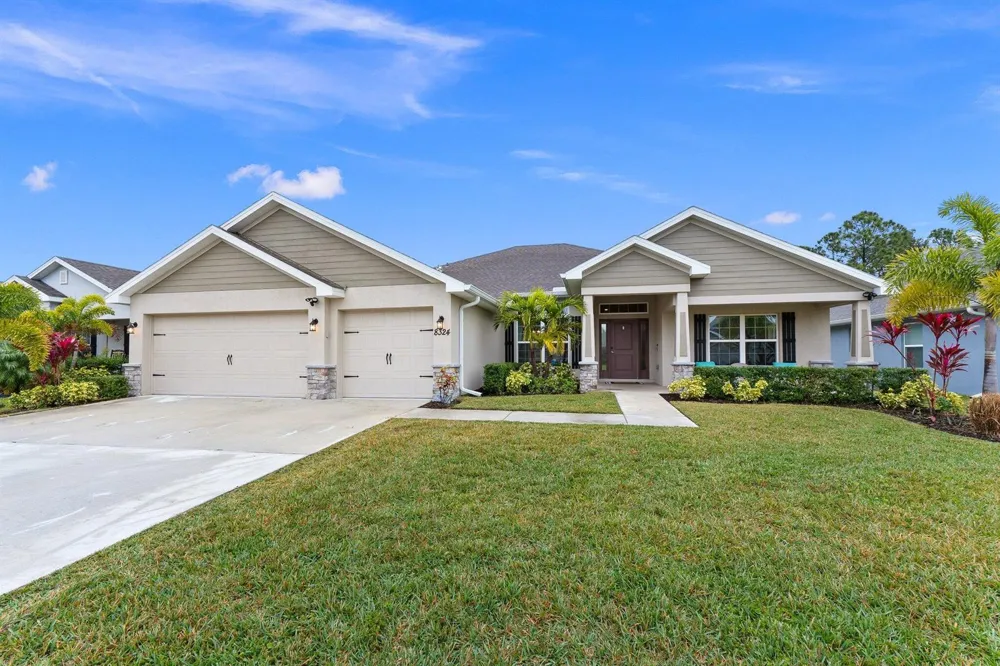 8324 Amalfi Circle Fort Pierce, FL 34951