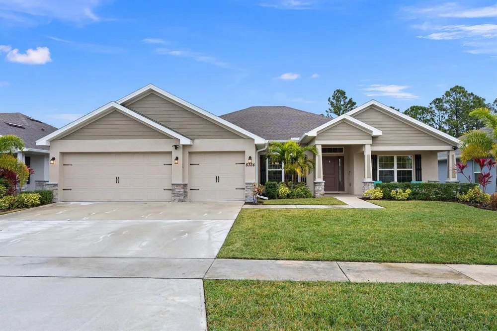 8324 Amalfi Circle Fort Pierce, FL 34951