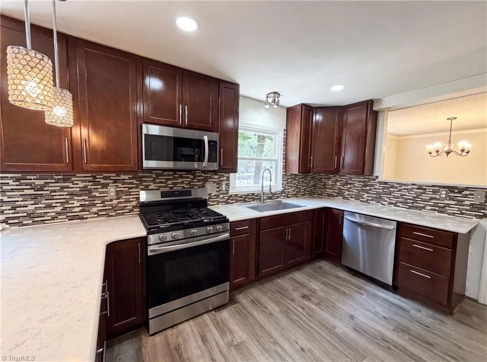 800 Edinburgh Drive Jamestown, NC 27282