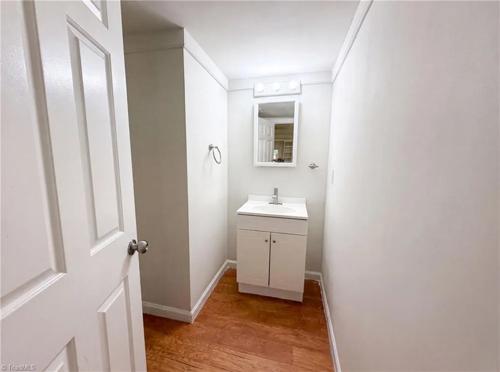 800 Edinburgh Drive Jamestown, NC 27282