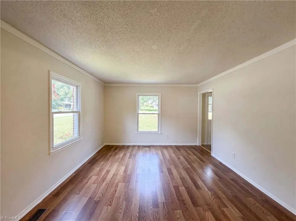 800 Edinburgh Drive Jamestown, NC 27282
