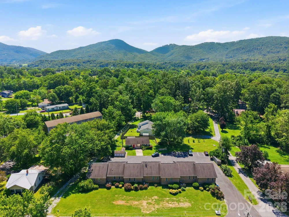 5 Country Gardens Drive Fletcher, NC 28732