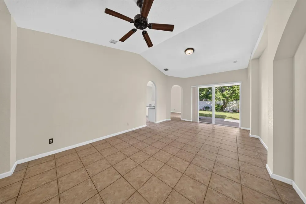 5743 Sunberry Circle Fort Pierce, FL 34951