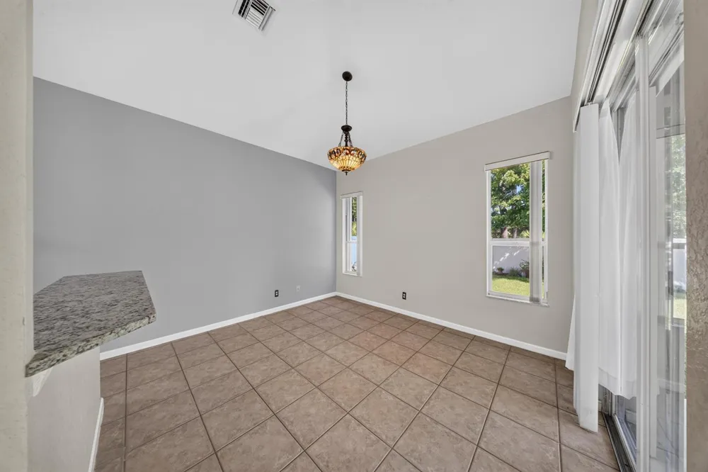 5743 Sunberry Circle Fort Pierce, FL 34951
