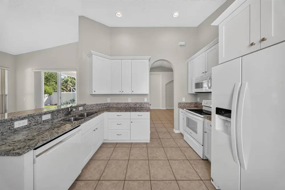 5743 Sunberry Circle Fort Pierce, FL 34951